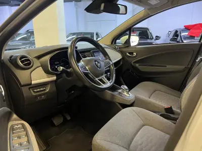 Renault Zoe 2020 - 15990 EUR, 67000 km - 67000km - foto 5 de 32