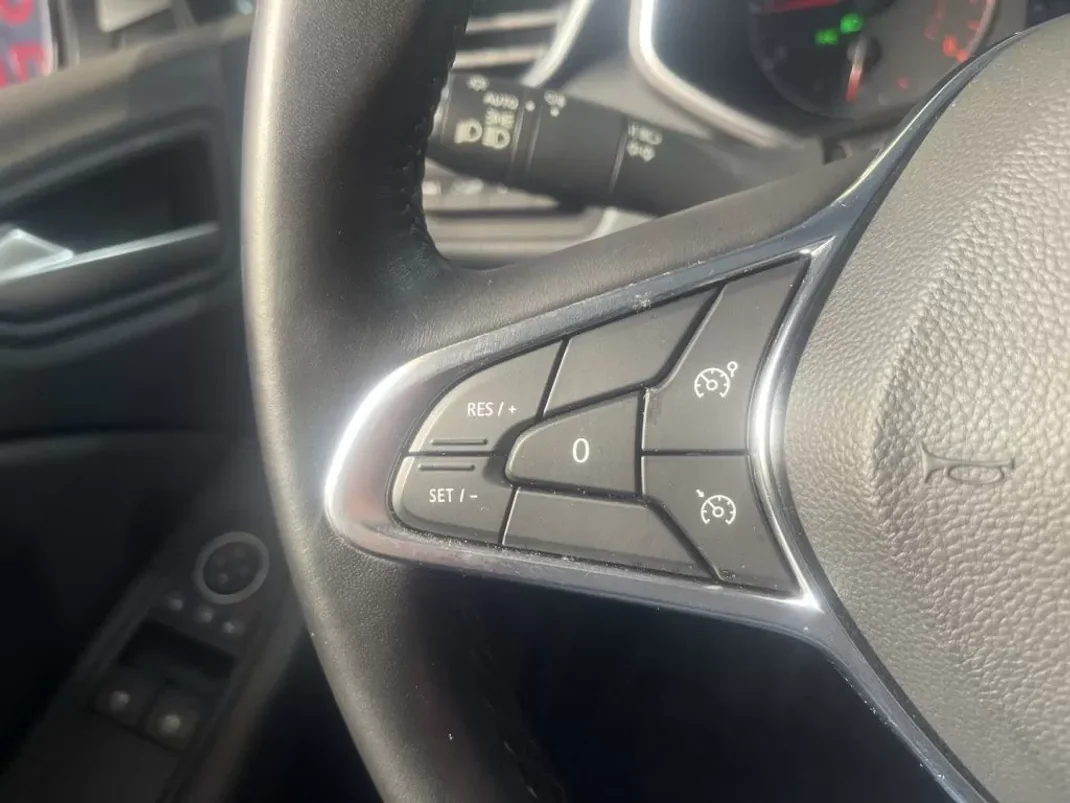 Renault Clio 2019 - 14480 EUR, 30000 km - AUTO.MOTO.pt - 30000km - foto 45 de 50