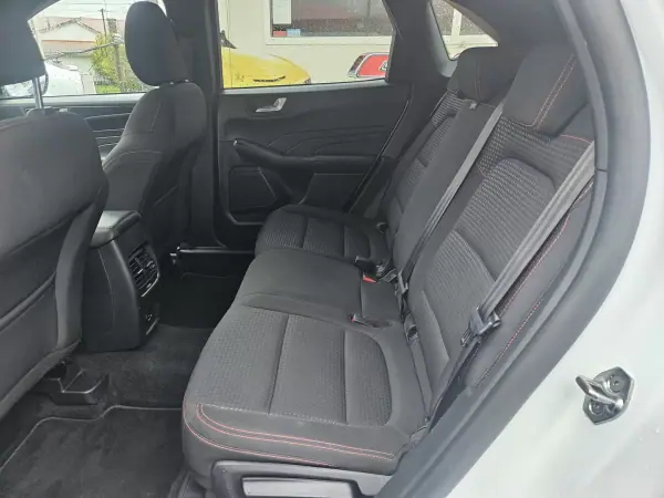 Ford Kuga 2022 - 17800 EUR, 129800 km - AUTO.MOTO.pt - 129800km - foto 14 de 49