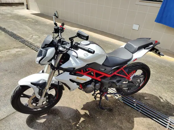 Benelli BN125 2021