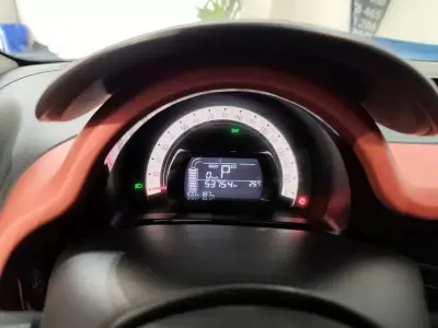Renault Twingo 2020 - 12300 EUR, 53000 km - AUTO.MOTO.pt - 53000km - foto 19 de 28