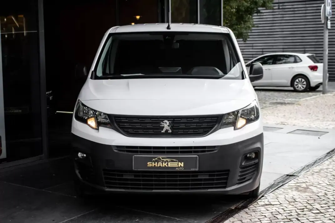 Peugeot Partner BlueHDi 100 L2 Cabine Dupla 2021 - 12990 EUR, 103902 km - AUTO.MOTO.pt - 103902km - foto 7 de 28
