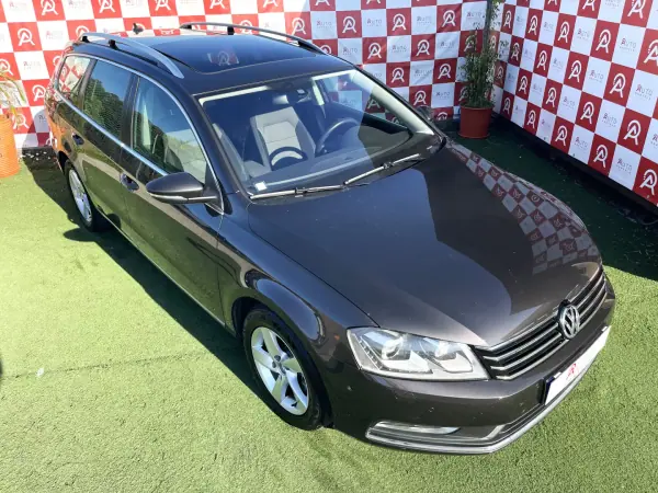 Volkswagen Passat Variant 2011 - 7990 EUR, 236645 km - AUTO.MOTO.pt - 236645km - foto 7 de 24