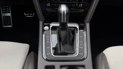 Volkswagen Arteon Shooting Brake 2022 - 24999 EUR, 171121 km - AUTO.MOTO.pt - 171121km - foto 27 de 33
