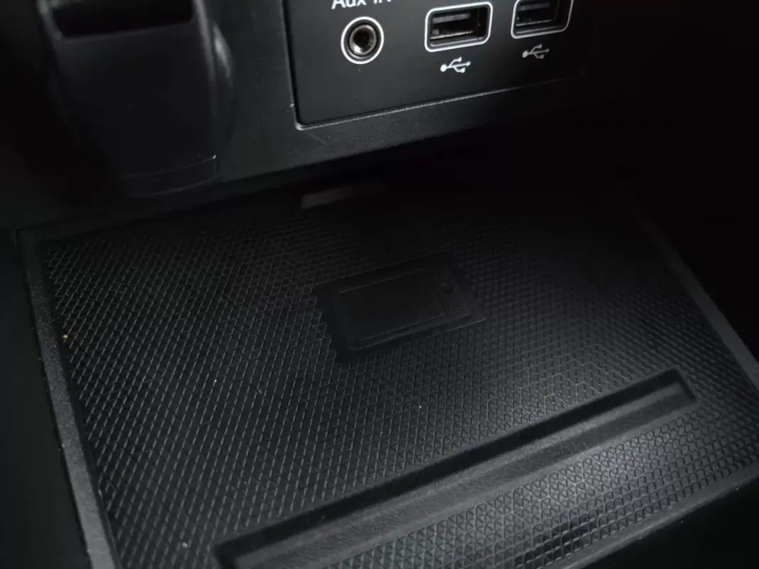 Renault Clio 2022 - 14500 EUR, 104000 km - AUTO.MOTO.pt - 104000km - foto 38 de 43