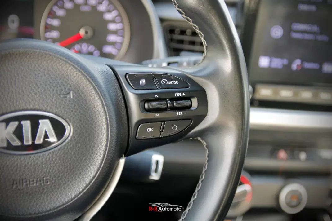 Kia Stonic 2021 - 13990 EUR, 128000 km - AUTO.MOTO.pt - 128000km - foto 19 de 29