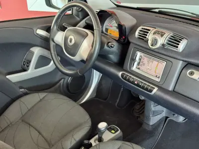 Smart Fortwo Cabrio 2012 - 8990 EUR, 101606 km - AUTO.MOTO.pt - 101606km - foto 15 de 19