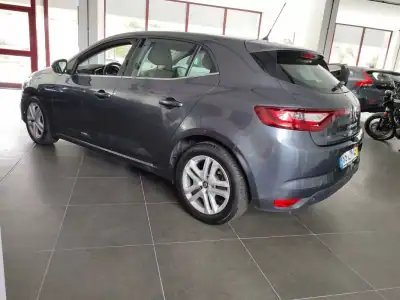 Renault Mégane 2019 - 13490 EUR, 113000 km - AUTO.MOTO.pt - 113000km - foto 7 de 14