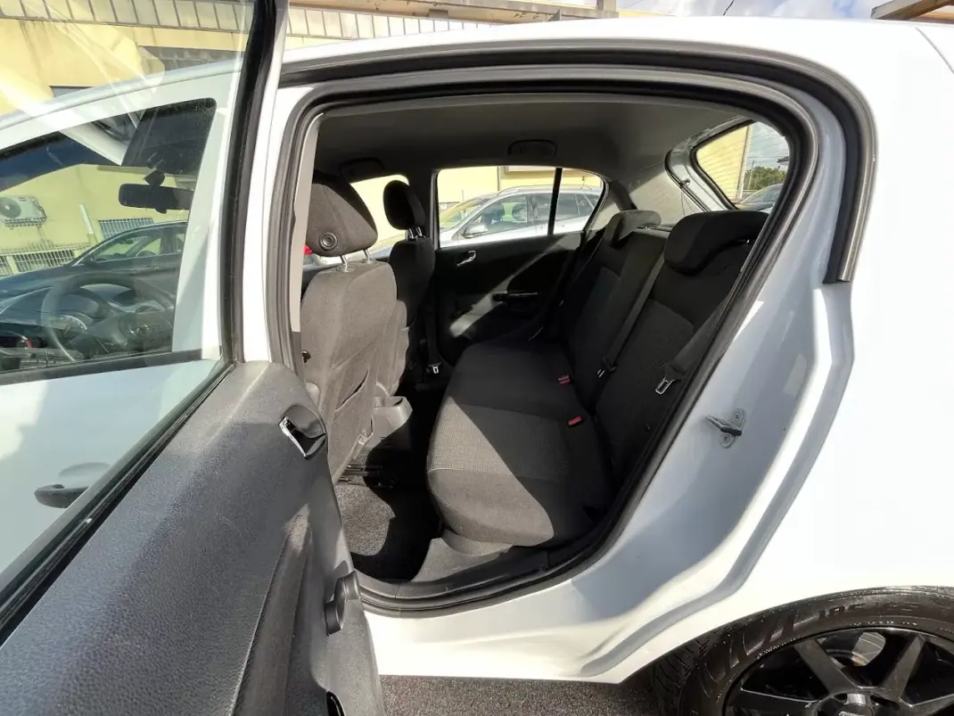 Opel Corsa 2011 - 6450 EUR, 117000 km - AUTO.MOTO.pt - 117000km - foto 32 de 50