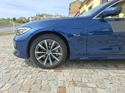 BMW 330 2021 - 27490 EUR, 63328 km - AUTO.MOTO.pt - 63328km - foto 7 de 16