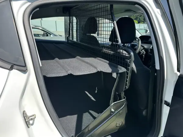 Peugeot 2015 - 6900 EUR, 230000 km - AUTO.MOTO.pt - 230000km - foto 30 de 40