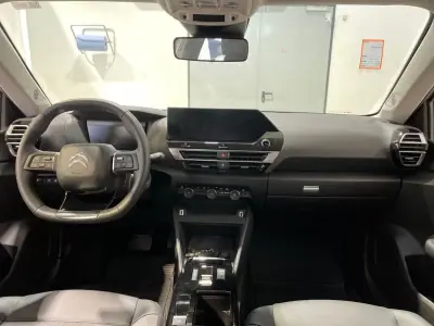 Citroën e-C4 2023 - 23990 EUR, 8800 km - AUTO.MOTO.pt - 8800km - foto 6 de 11