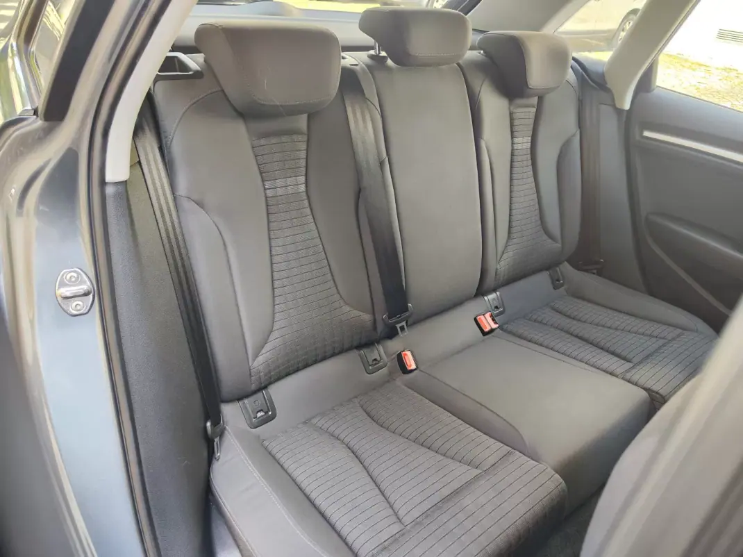 Audi A3 Sportback 2016 - 16980 EUR, 199550 km - AUTO.MOTO.pt - 199550km - foto 16 de 39