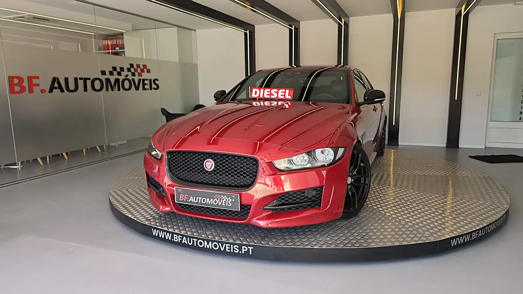 Jaguar XE 2016 - 14950 EUR, 176623 km - AUTO.MOTO.pt - 176623km - foto 1 de 58