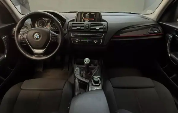 BMW 116 2012 - 11500 EUR, 261000 km - AUTO.MOTO.pt - 261000km - foto 9 de 26