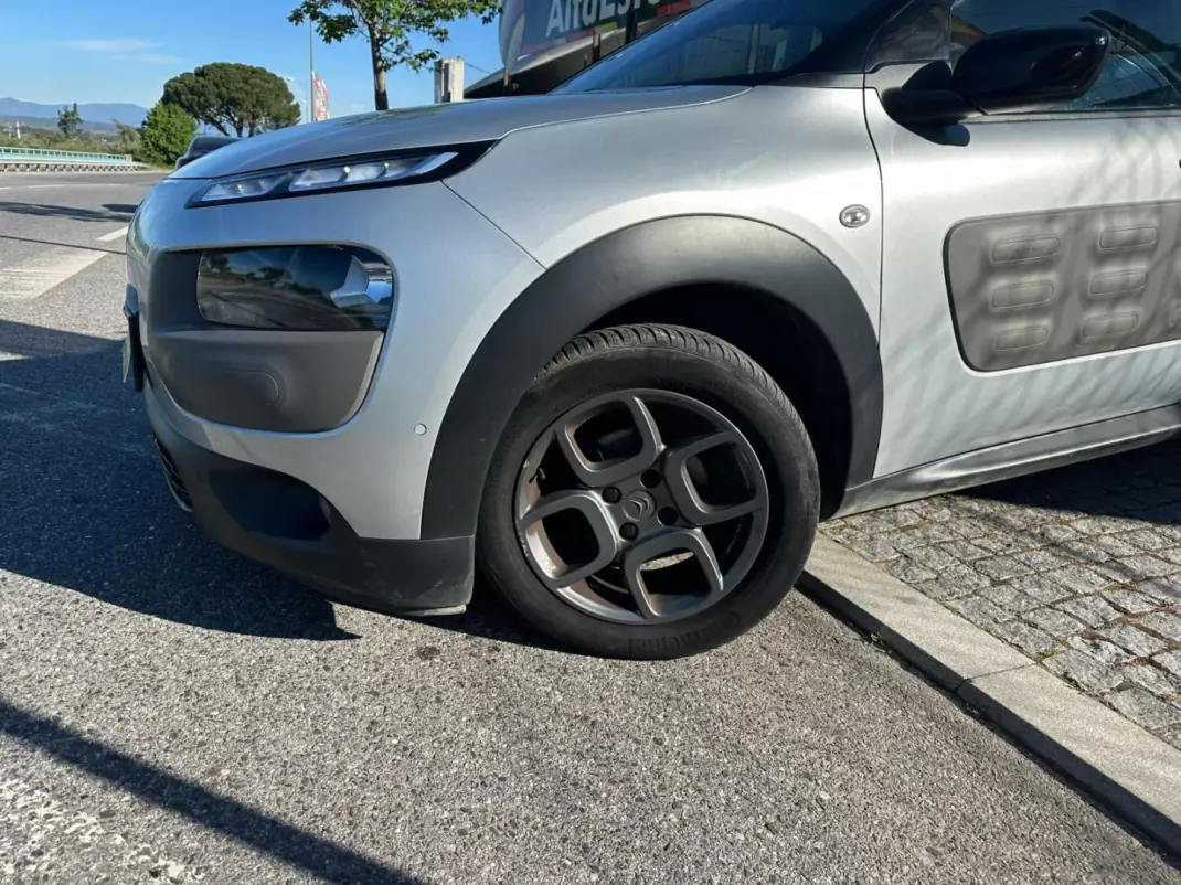 Citroën C4 Cactus 2017 - 13900 EUR, 97056 km - AUTO.MOTO.pt - 97056km - foto 2 de 28