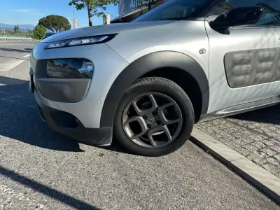 Citroën C4 Cactus 2017 - 13900 EUR, 97056 km - AUTO.MOTO.pt - 97056km - foto 2 de 28