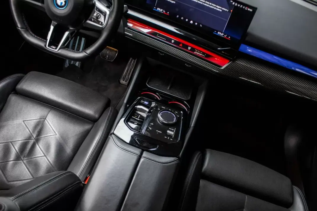 BMW i5 2023 - 74990 EUR, 17145 km - AUTO.MOTO.pt - 17145km - foto 50 de 60