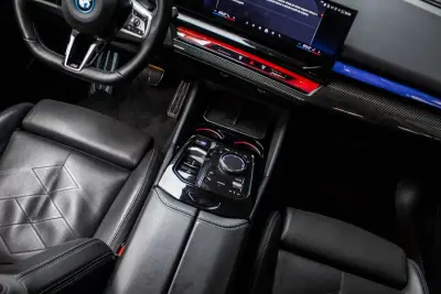 BMW i5 2023 - 74990 EUR, 17145 km - AUTO.MOTO.pt - 17145km - foto 50 de 60