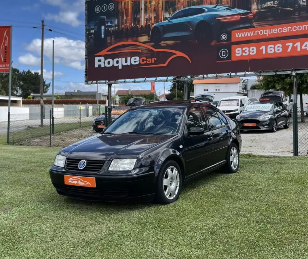 Volkswagen Bora 2000 - 4750 EUR, 270000 km - AUTO.MOTO.pt - 270000km - foto 1 de 14
