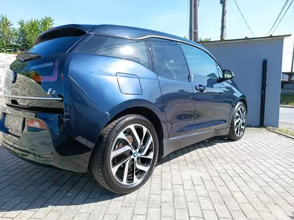 BMW i3 2019 - 24500 EUR, 75900 km - AUTO.MOTO.pt - 75900km - foto 6 de 16