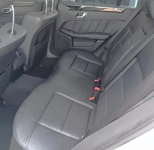 Mercedes-Benz E 300 2012 - 14500 EUR, 295499 km - AUTO.MOTO.pt - 295499km - foto 26 de 29
