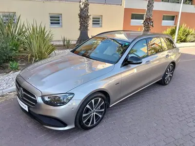 Mercedes-Benz E 300 2020 - 31480 EUR, 125000 km - AUTO.MOTO.pt - 125000km - foto 3 de 15