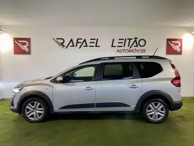 Dacia Jogger 2023 - 16450 EUR, 81000 km - AUTO.MOTO.pt - 81000km - foto 11 de 31