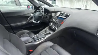 Citroën DS5 2012 - 10900 EUR, 184000 km - AUTO.MOTO.pt - 184000km - foto 9 de 17