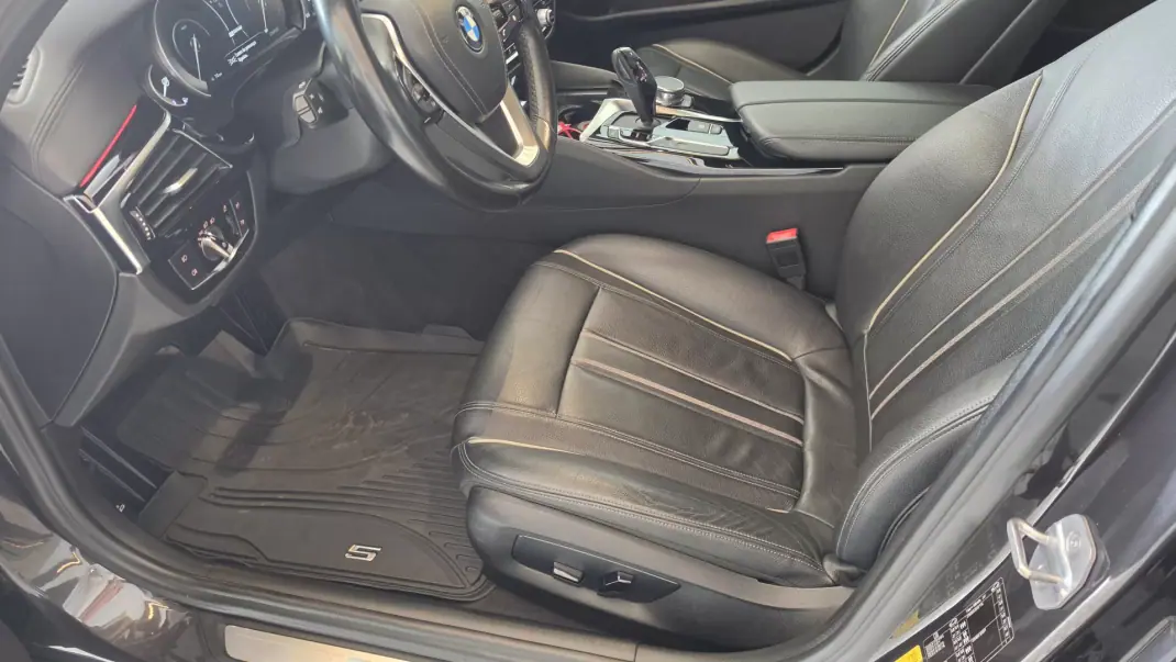 BMW 530 2017 - 21900 EUR, 230206 km - AUTO.MOTO.pt - 230206km - foto 33 de 58