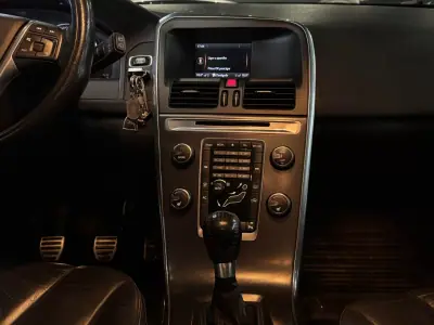 Volvo XC 60 2012 - 16990 EUR, 201000 km - AUTO.MOTO.pt - 201000km - foto 19 de 35