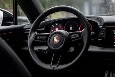 Porsche Macan 2025 - 83990 EUR, 15400 km - AUTO.MOTO.pt - 15400km - foto 40 de 49