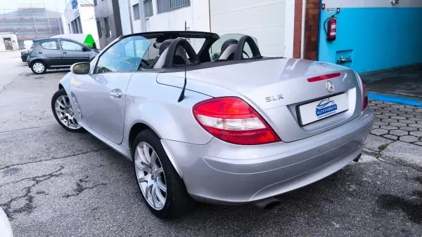 Mercedes-Benz SLK 200 2005 - 12800 EUR, 175000 km - AUTO.MOTO.pt - 175000km - foto 2 de 19