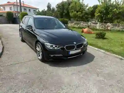 BMW 320 2013 - 12000 EUR, 350000 km - AUTO.MOTO.pt - 350000km - foto 2 de 14
