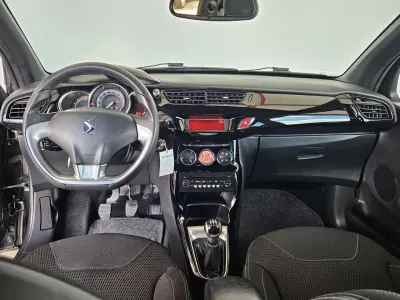 Citroën DS3 2010 - 6750 EUR, 125000 km - AUTO.MOTO.pt - 125000km - foto 8 de 9