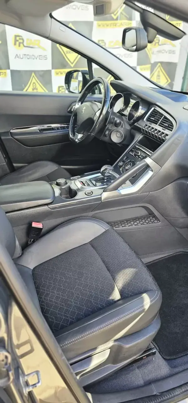 Peugeot 3008 2014 - 14900 EUR, 208000 km - AUTO.MOTO.pt - 208000km - foto 14 de 22