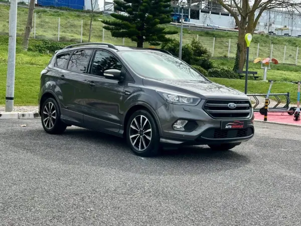 Ford Kuga 2017 - 15450 EUR, 78000 km - AUTO.MOTO.pt - 78000km - foto 23 de 60