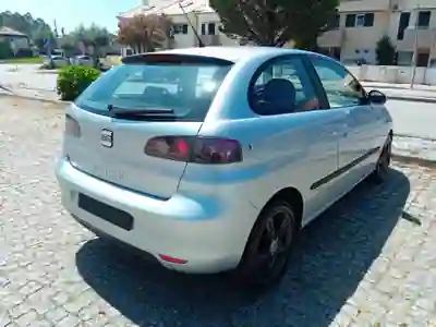 SEAT Ibiza 2008 - 3750 EUR, 189000 km - AUTO.MOTO.pt - 189000km - foto 6 de 12