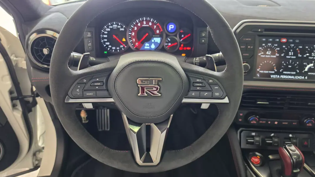 Nissan GT-R 2017 - 300000 EUR, 30685 km - 30685km - foto 48 de 69