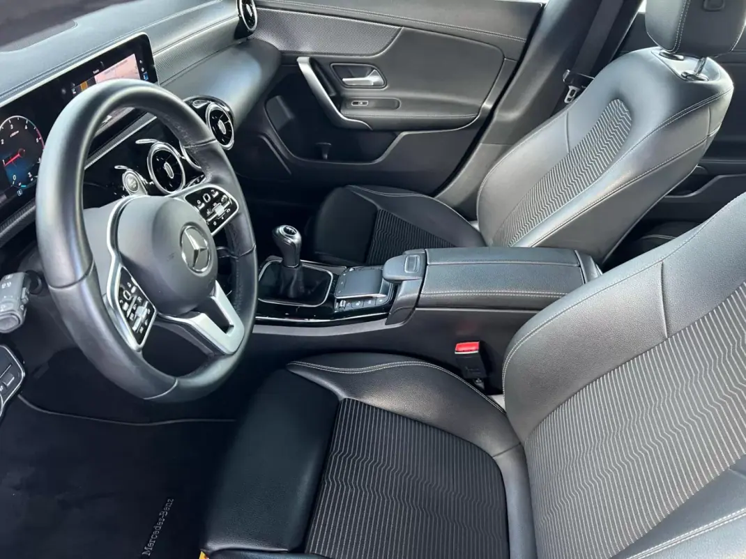 Mercedes-Benz CLA 180 2020 - 21750 EUR, 168500 km - AUTO.MOTO.pt - 168500km - foto 11 de 12