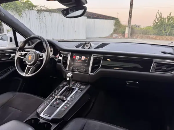 Porsche Macan 2016 - 45990 EUR, 132000 km - AUTO.MOTO.pt - 132000km - foto 17 de 34