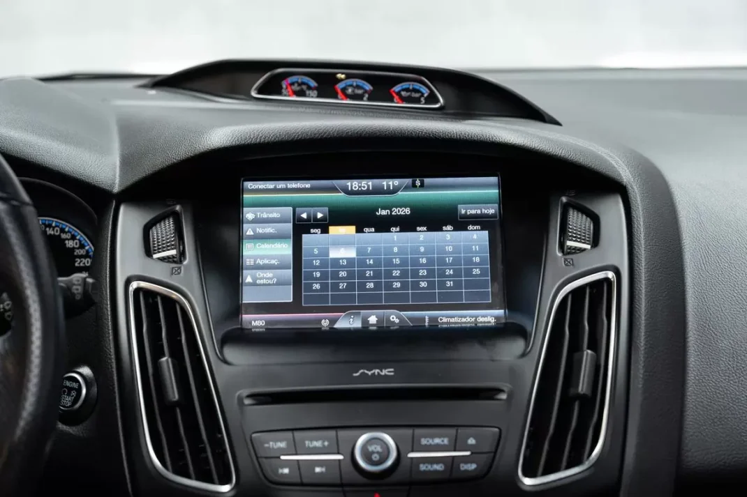 Ford Focus 2016 - 42950 EUR, 61000 km - AUTO.MOTO.pt - 61000km - foto 36 de 49