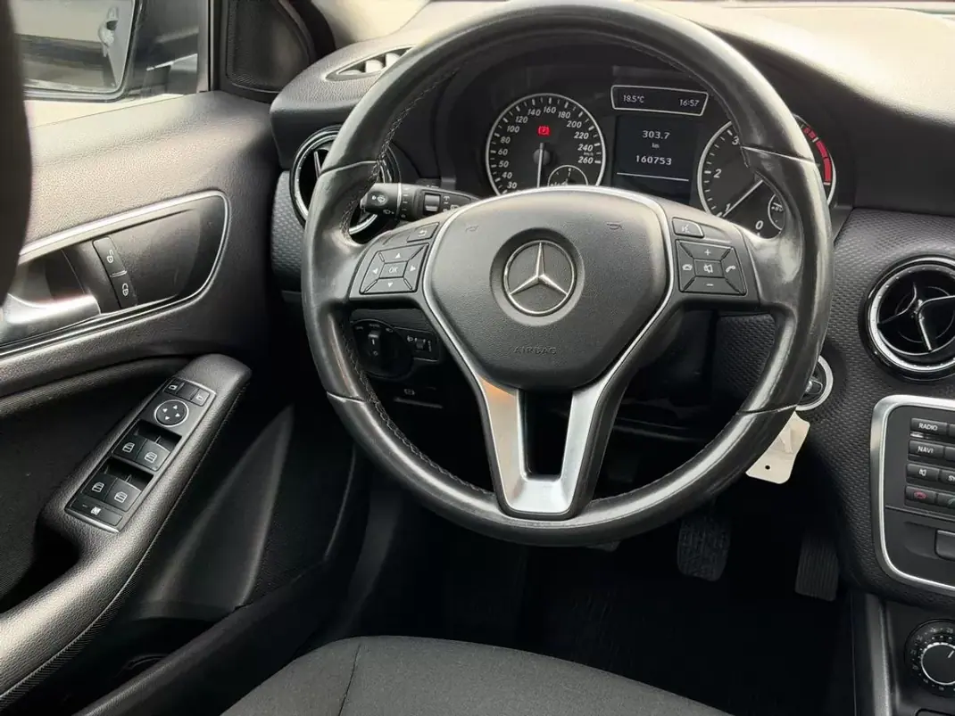 Mercedes-Benz A 160 2015 - 12900 EUR, 160650 km - AUTO.MOTO.pt - 160650km - foto 9 de 25