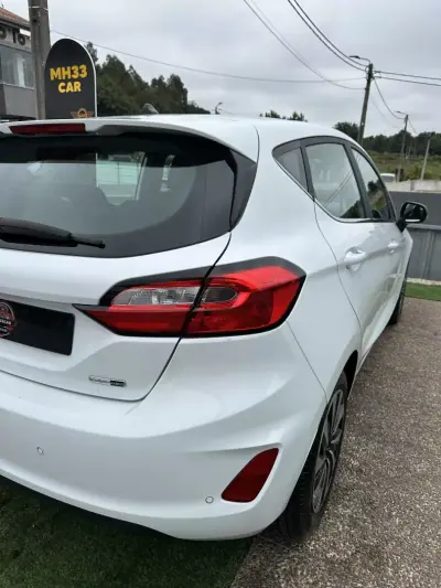 Ford Fiesta 2022 - 12900 EUR, 120000 km - AUTO.MOTO.pt - 120000km - foto 16 de 57