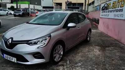 Renault Clio 2020 - 13500 EUR, 149999 km - AUTO.MOTO.pt - 149999km - foto 7 de 37