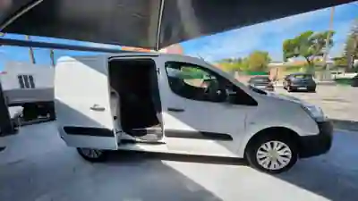 Citroën Berlingo 2017 - 10490 EUR, 225000 km - AUTO.MOTO.pt - 225000km - foto 6 de 15