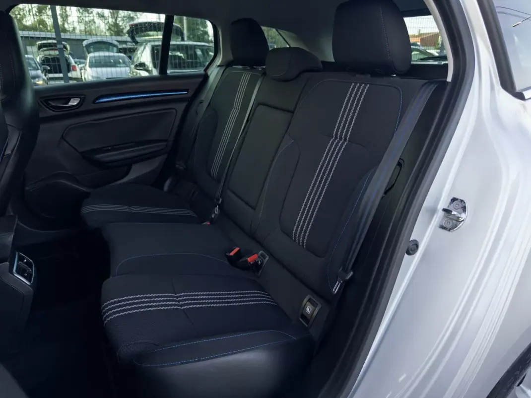 Renault Mégane Sport Tourer 2016 - 13990 EUR, 163000 km - AUTO.MOTO.pt - 163000km - foto 45 de 47