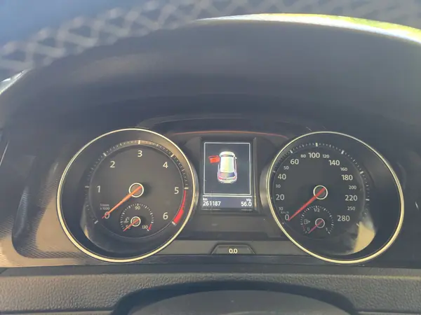 Volkswagen Golf 2014 - 14750 EUR, 262000 km - 262000km - foto 9 de 13