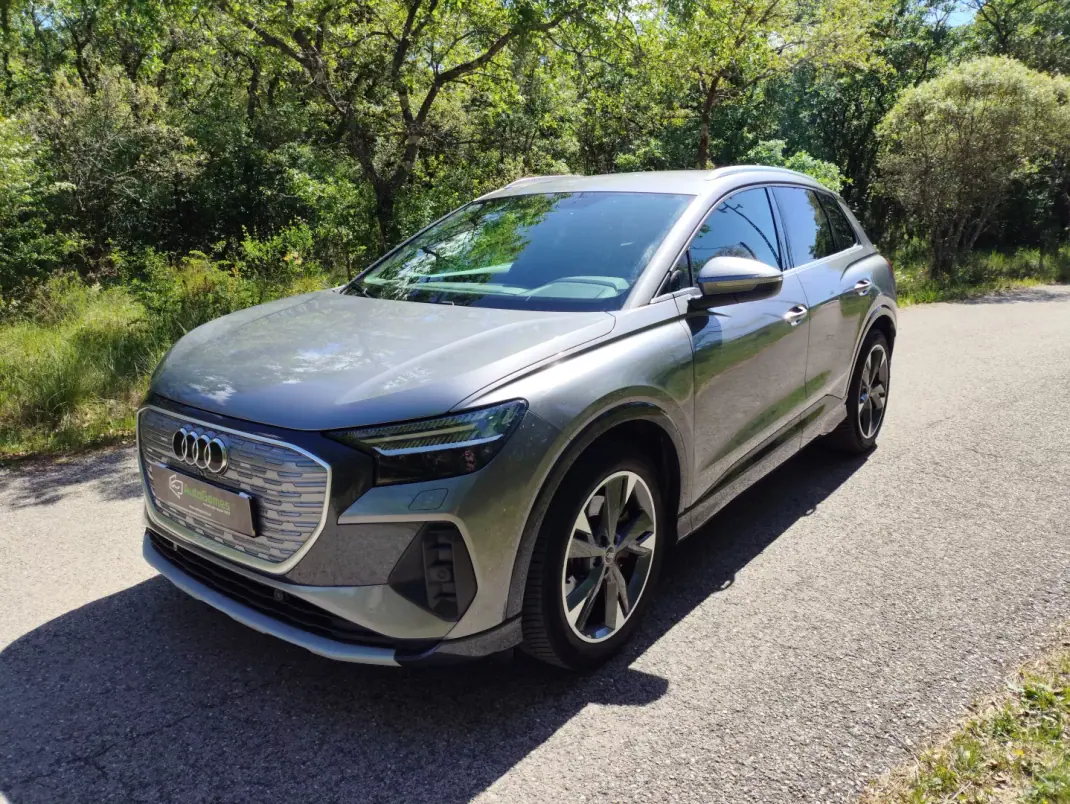 Audi Q4 e-tron 2021 - 24800 EUR, 180100 km - AUTO.MOTO.pt - 180100km - foto 1 de 22