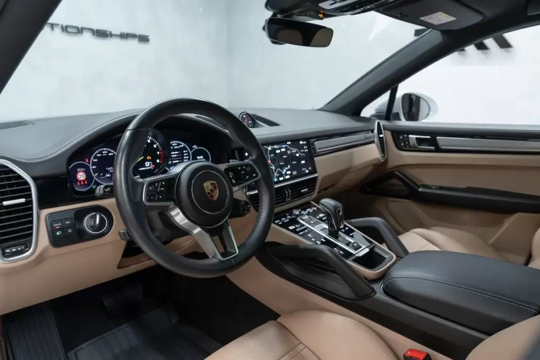 Porsche Cayenne Coupé 2022 - 84950 EUR, 71000 km - 71000km - foto 19 de 60
